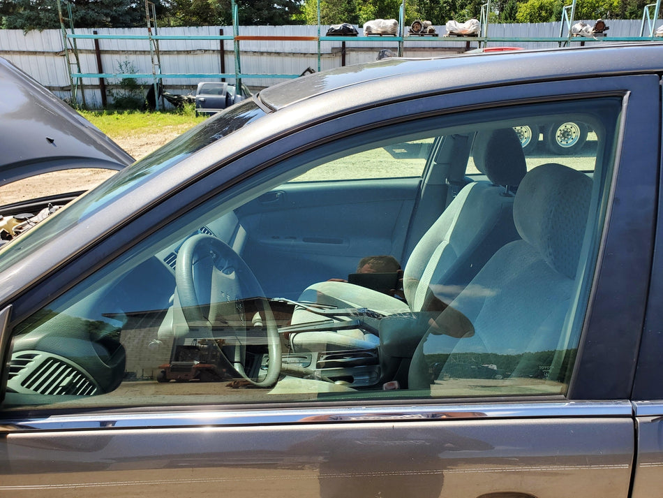 2002-2006 Toyota Camry Front LH Door Glass/Window (ultraviolet)(AS2 tint)
