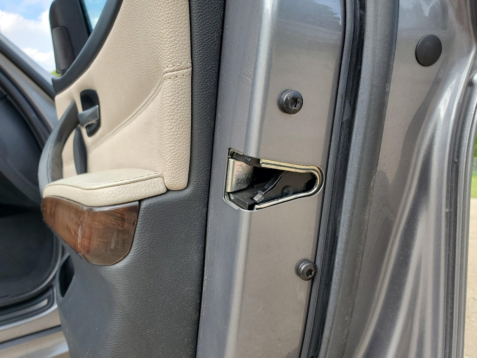 Front RH Door Latch Assembly (#1 in breakdown) 2007-2016 BMW 328i