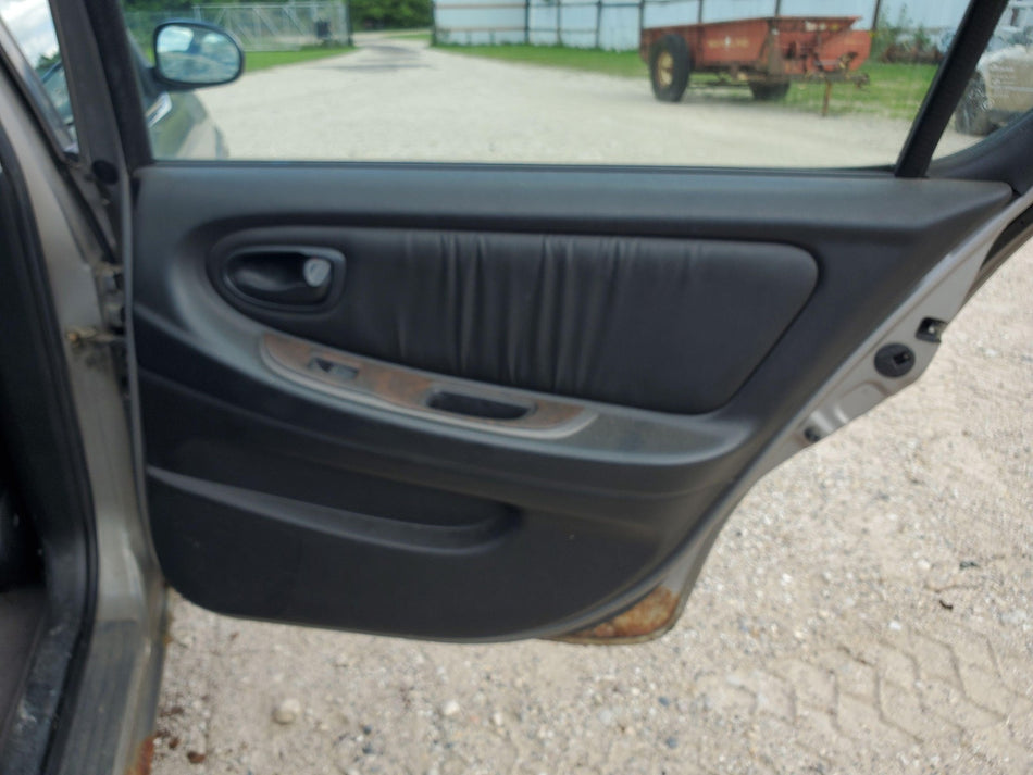 2000-2001 Nissan Maxima Rear RH Inside Door Panel (black) (with o