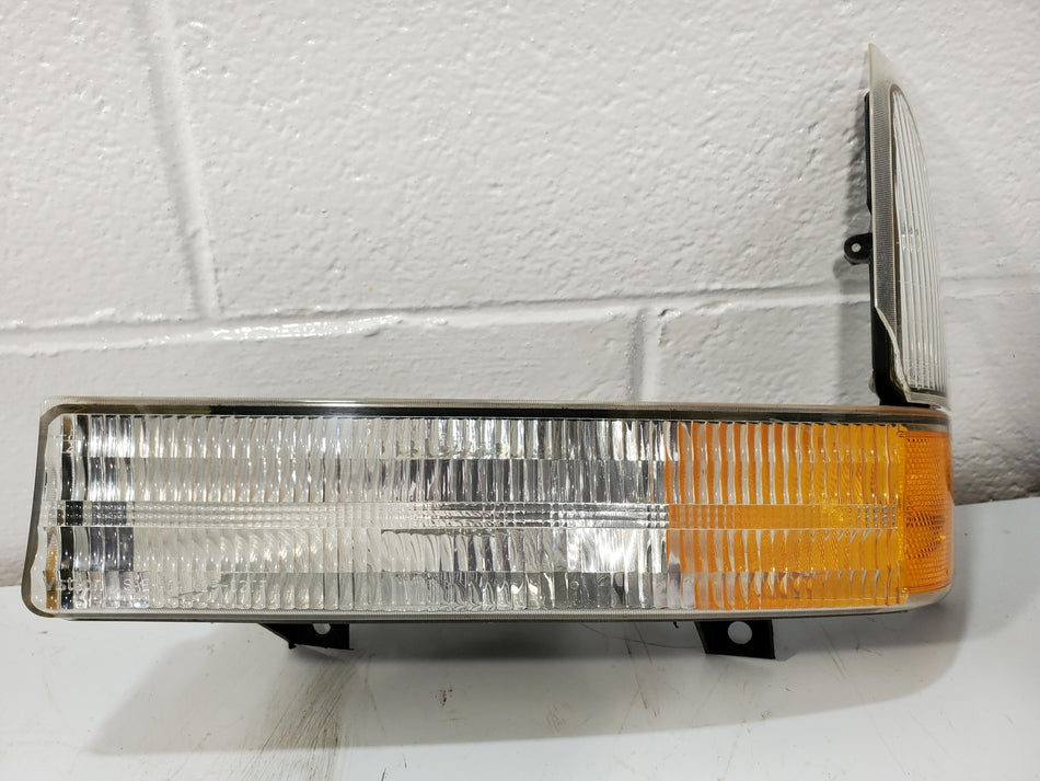 Front LH Driver Side Marker Lamp 1999-2004 Ford F250 F350 Excursion