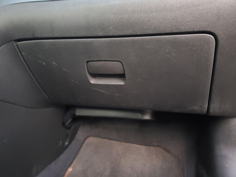 2008-2012 Chevy Malibu Glove Box (19C ebony/black