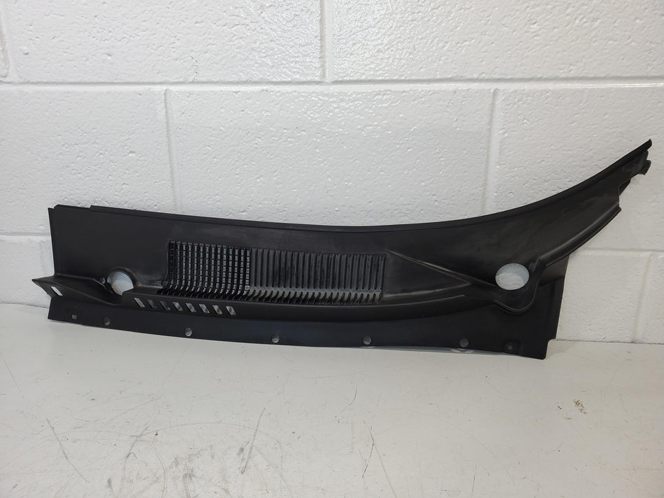 2003-2006 Hyundai Santa Fe LH Cowl Vent Cover Trim OEM 86151-26000