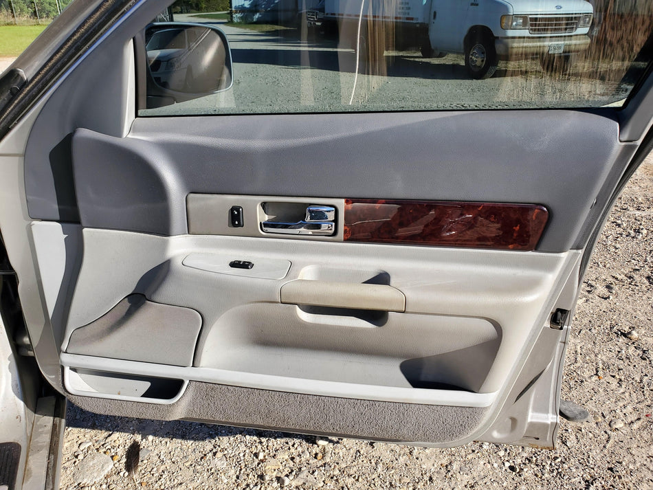 2005-2006 Lincoln LS Front RH Inside Door Panel (S dove gray OEM