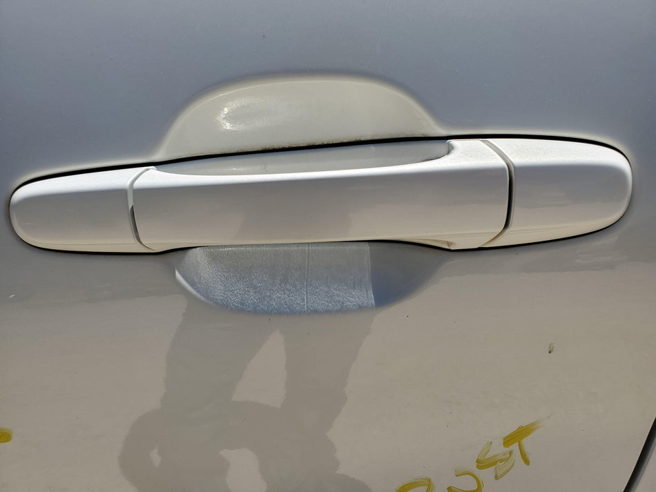 1999-2000 Lexus RX300 Left LH Rear Outside Door Handle Assembly (white pearl)