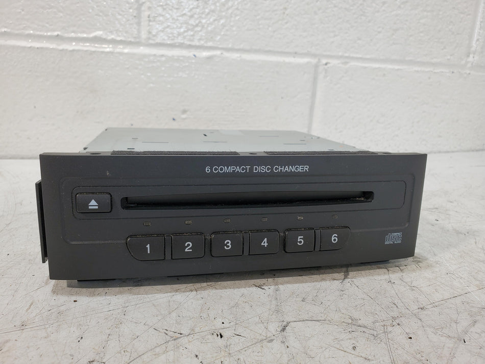 2005 Honda Pilot 6 Disc CD Player (dash mounted)(w/o entertainment)
