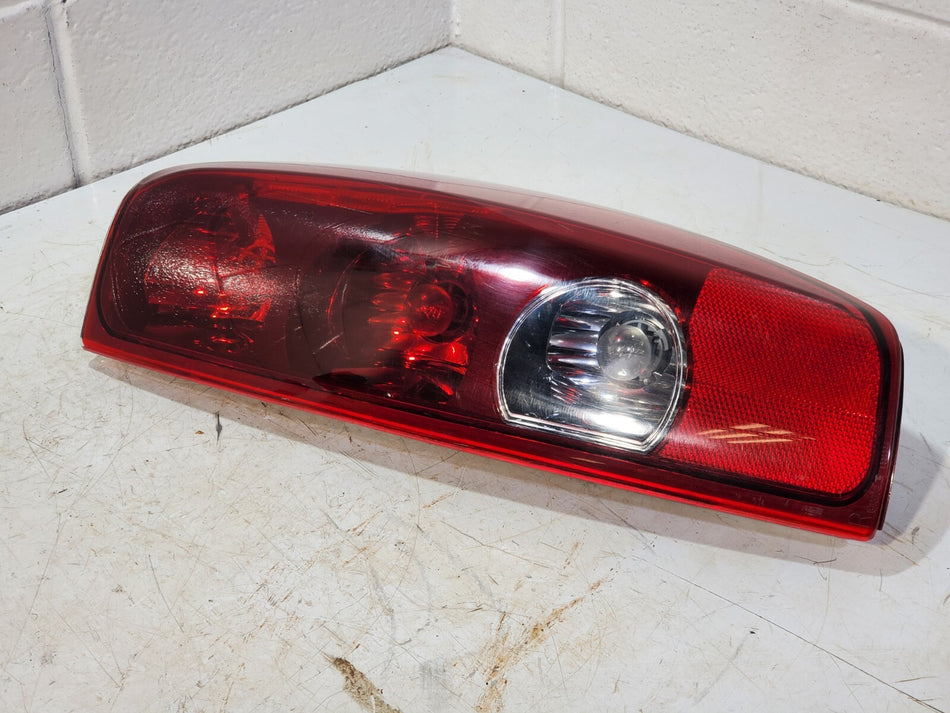 RH Tail Light Assembly (scuff see pic) 2004-2012 GMC/Chevy Canyon/Colorado