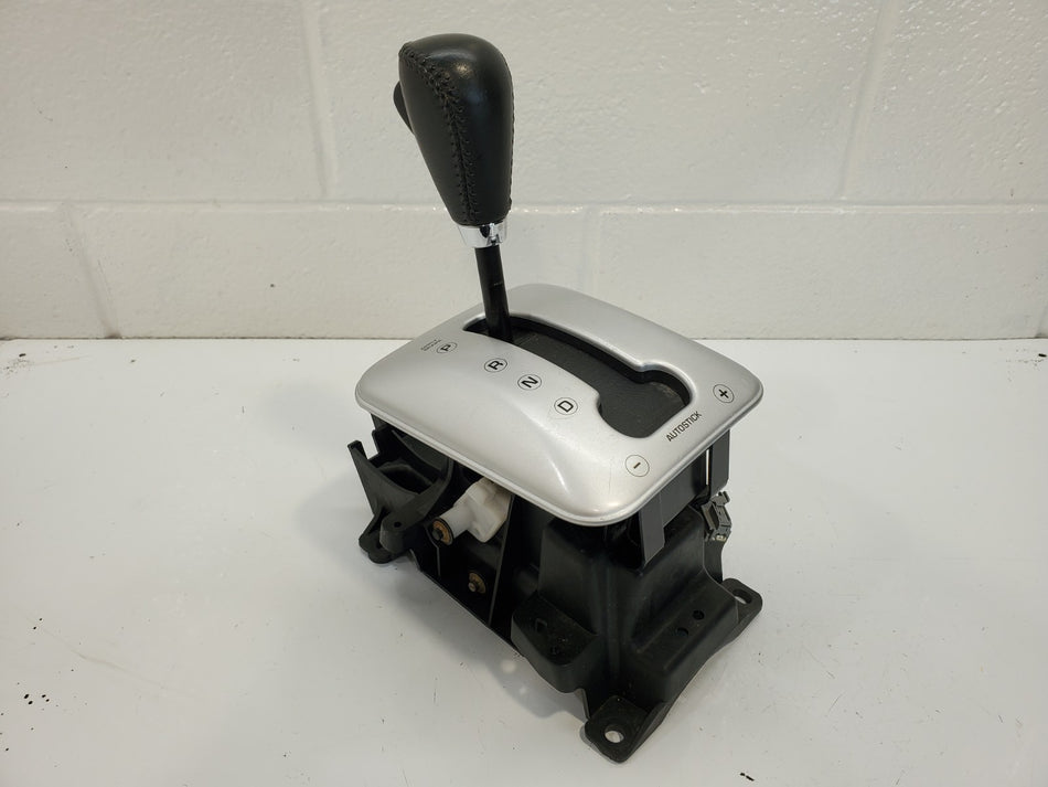 2004-2005 Chrysler Pacifica Floor Shifter Assembly Automatic OEM 5310000AD