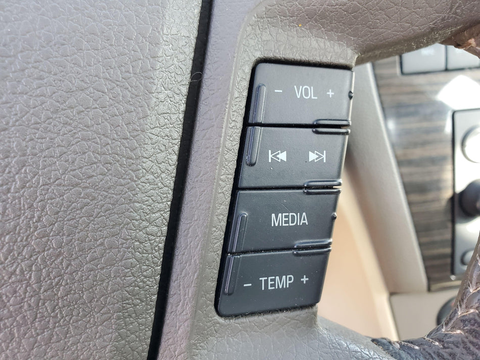 RH Steering Wheel Controls (radio-heater)(leather wheel) 2006-2007 Ford Fusion