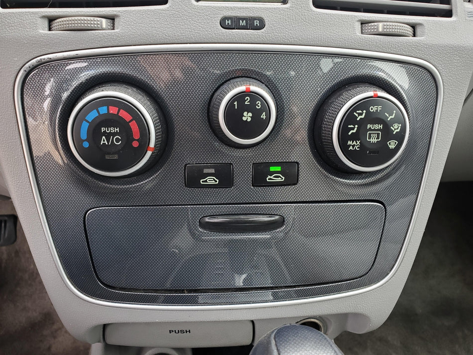 Heater A/C Control with Trim Storage Tray (man 3 knob) 2006-2008 Hyundai Sonata