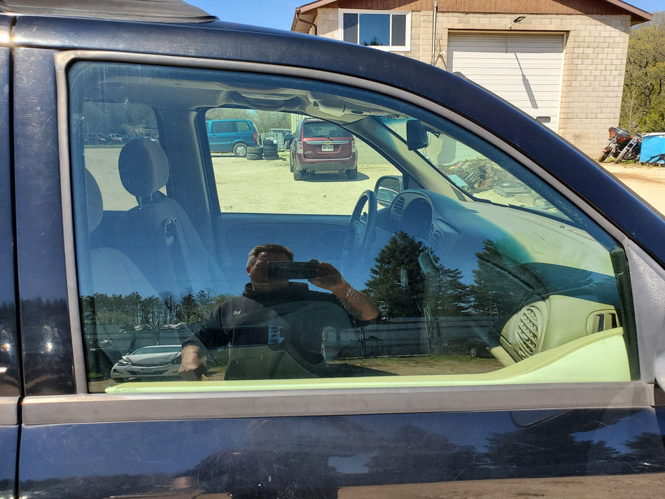 2002-2009 Chevy Trailblazer Front RH Door Glass/Window (glass only)(AS2 tint)
