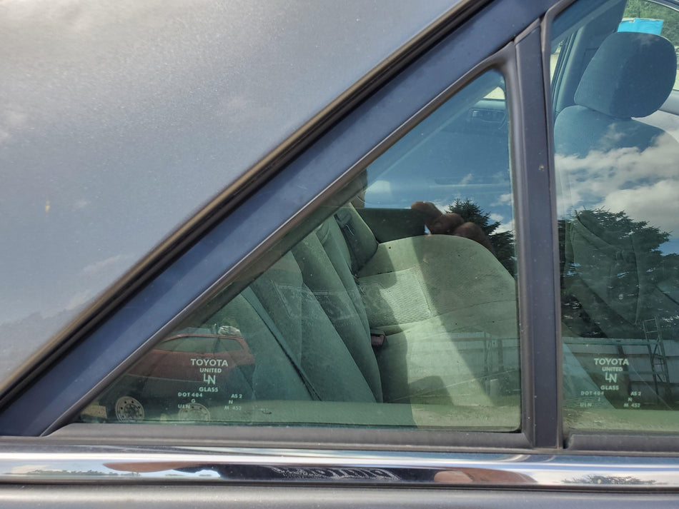 2002-2006 Toyota Camry Rear RH Door Vent Glass/Window (AS2 tint)(ultraviolet)