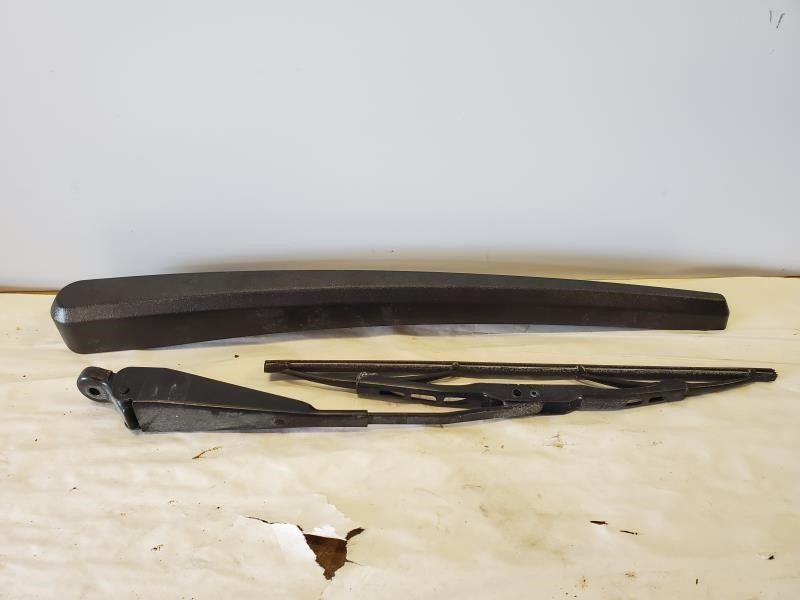 626.GM8L15 REAR WIPER ARM LIFT GATE OEM