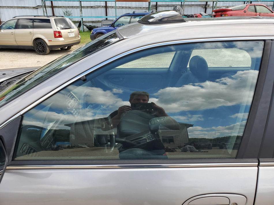 2000-2001 Nissan Maxima Front LH Door Glass/Window (AS2 tint) OEM
