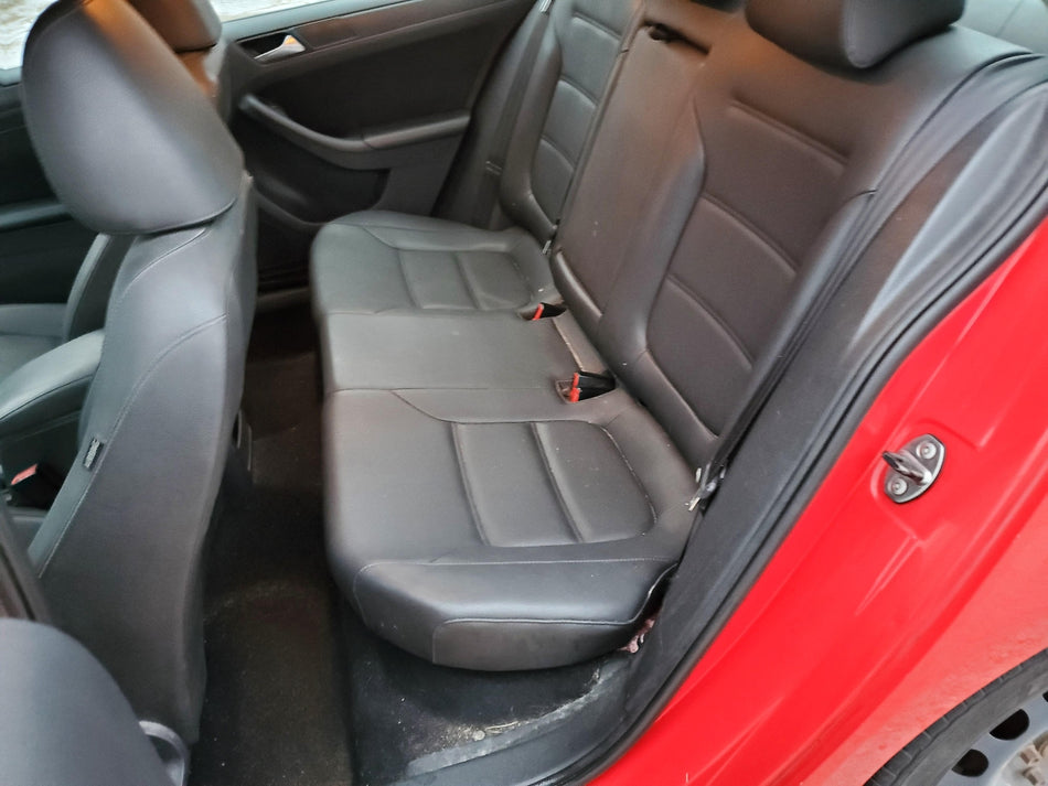 2011-2014 Volkswagen Jetta Rear Seat (leather)(black