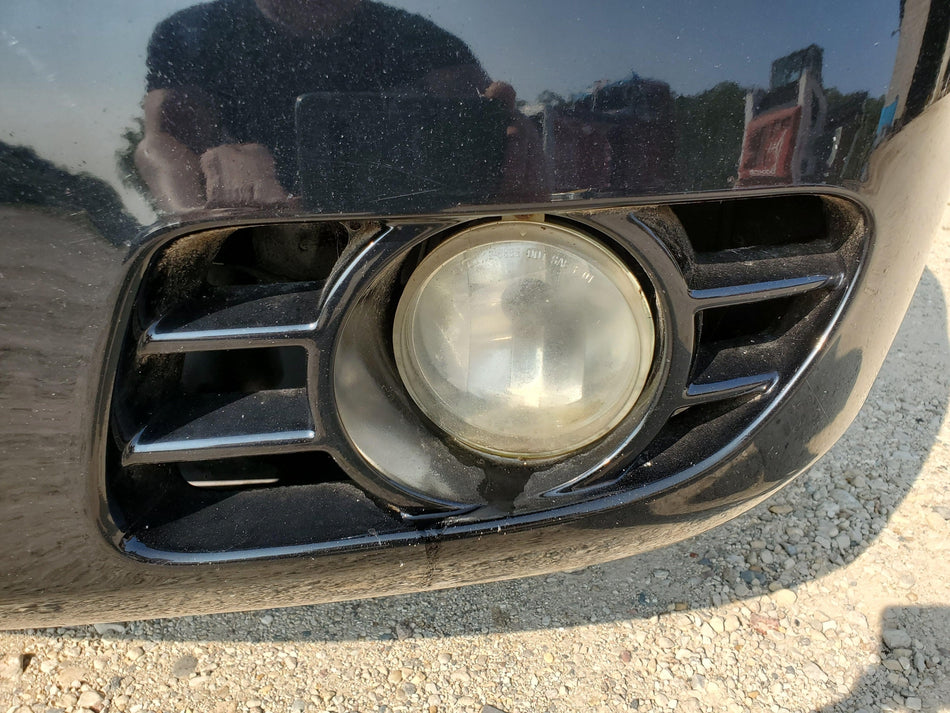 Front LH or RH Fog Light 2003-2005 Dodge Neon