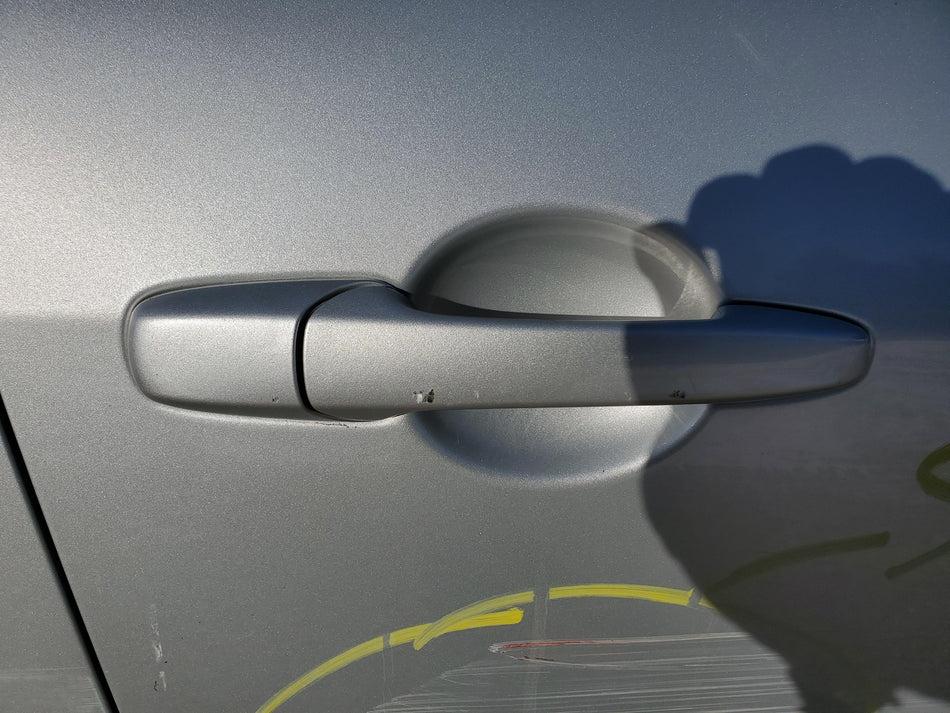 2003-2008 Mazda 6 Outside Door Handle Front RH (Passenger Side)(silver metallic