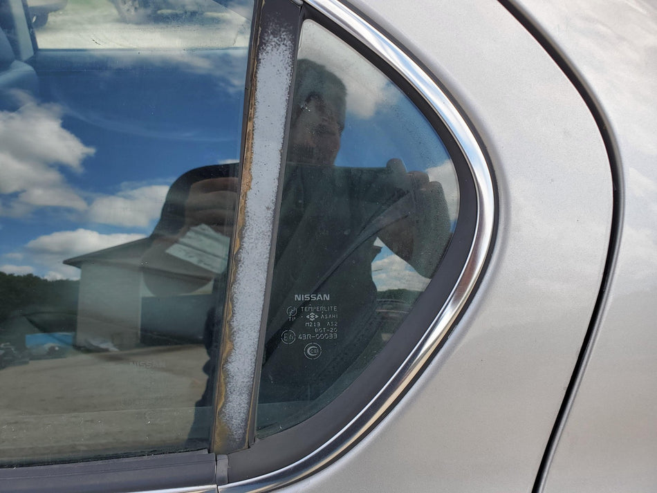 2000-2003 Nissan Maxima Rear LH Door Vent Glass/Window (AS2) OEM