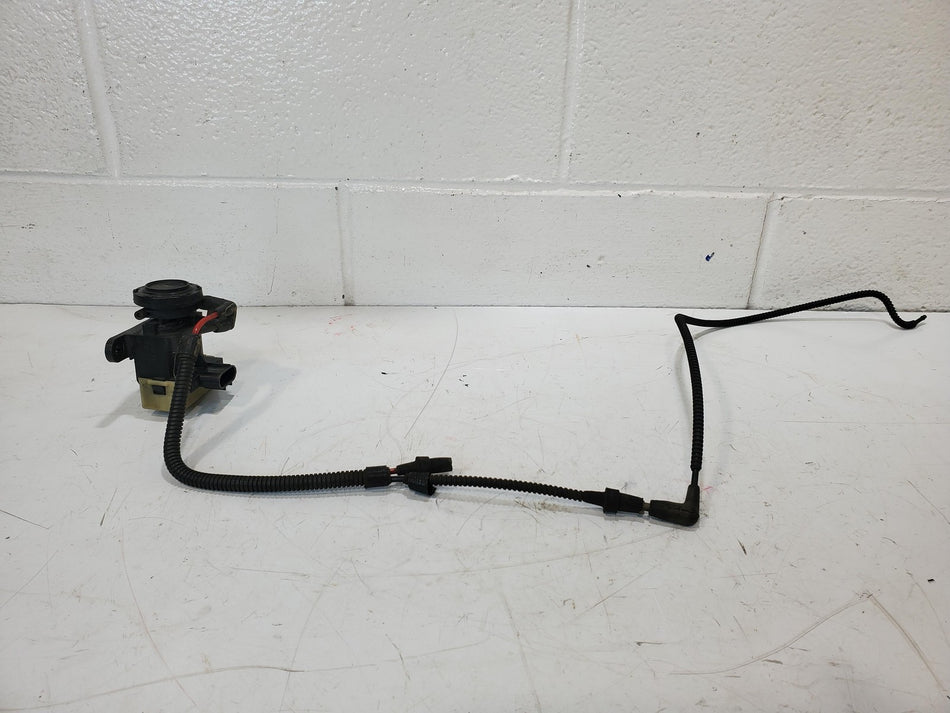 1999 - 2010 Ford F250 F350 Super Duty Hub Locking Solenoid F81A-9H465-BA OEM