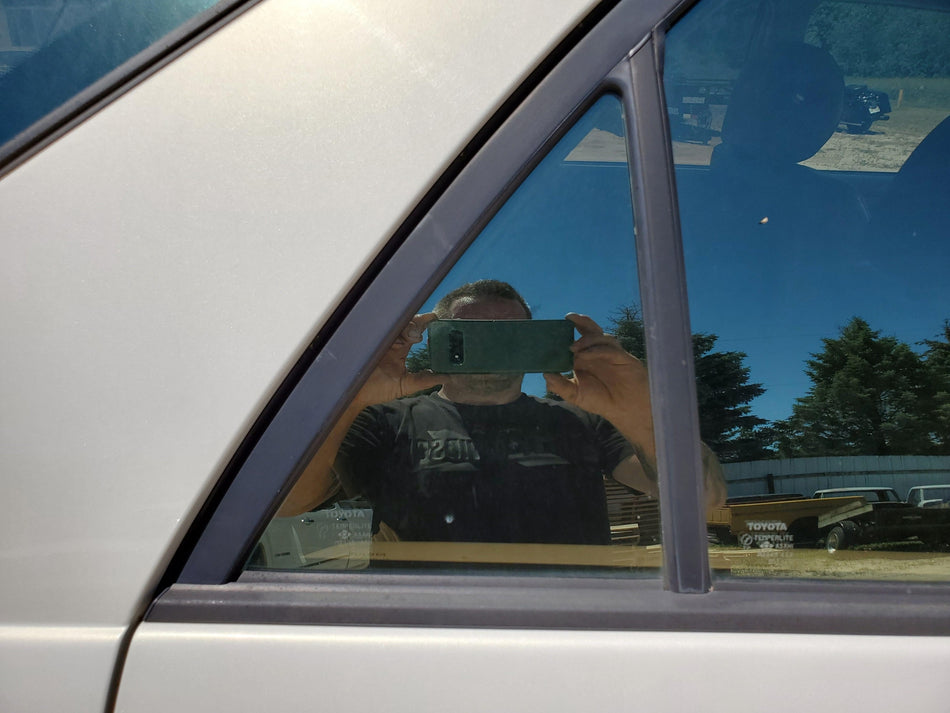 Rear Vent Glass/window LEXUS RX300 Right 99 00 01 02 03