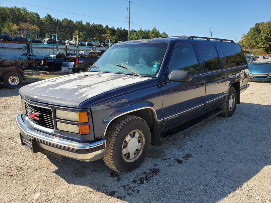 1999 GMC Suburban Parts Vehicle – Stock #260013