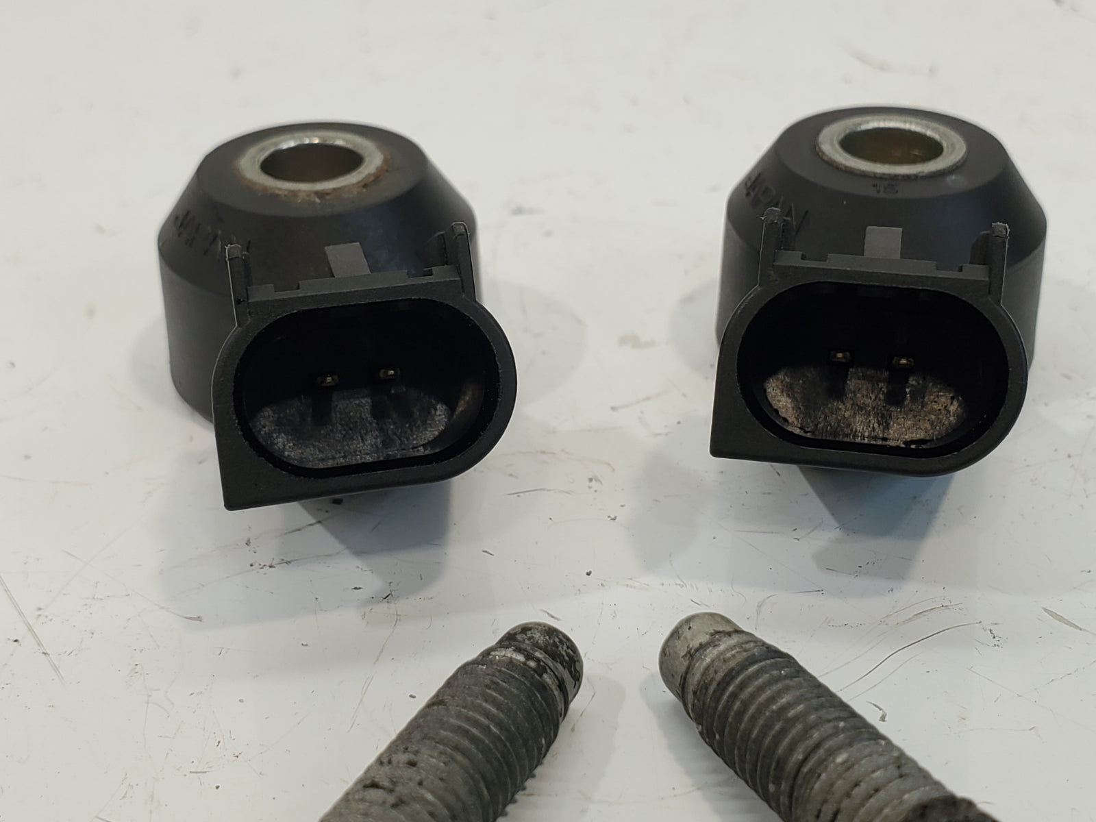 2006-2011 Chevy Impala 3.5L 3.9L Ignition Knock Sensors w/Bolts 12623730 OEM