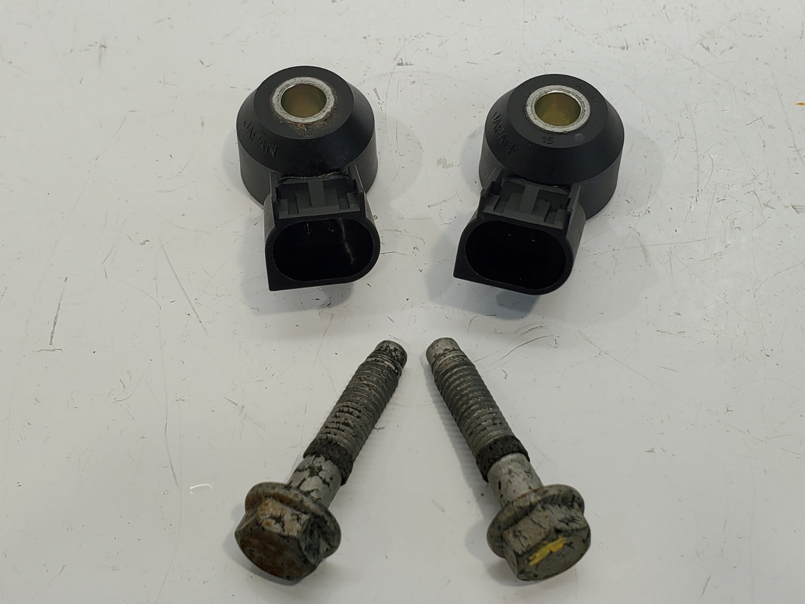 2006-2011 Chevy Impala 3.5L 3.9L Ignition Knock Sensors w/Bolts 12623730 OEM